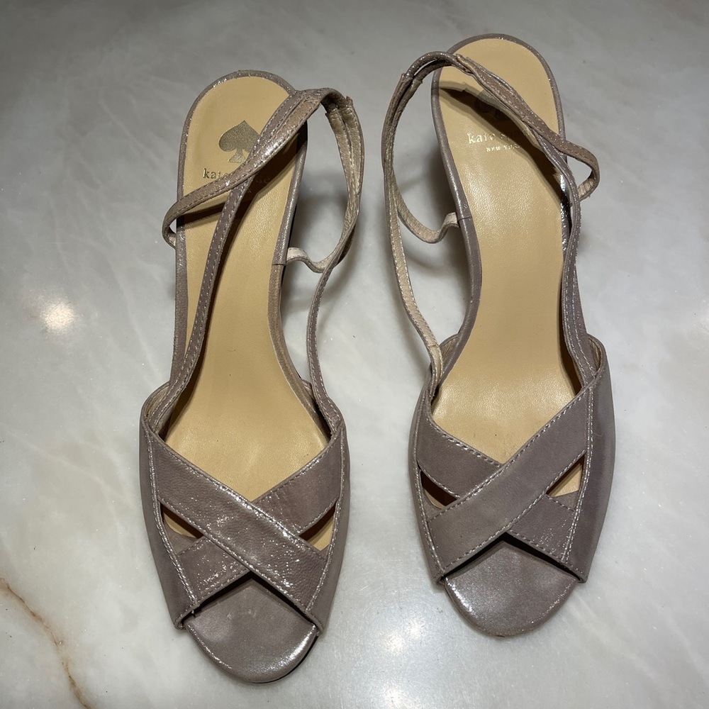 Kate Spade Leather Slingback Heels Beautiful taupe gold metallic color. 7 1/2”